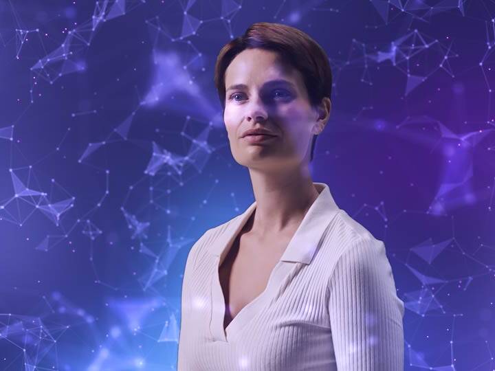 Image tirée de la vidéo de marque technologique réalisée par La Mama Studio pour Everience et son manifeste sur la symbiose homme–IA